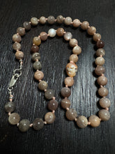 Load image into Gallery viewer, Peach Pearl Skull Necklace