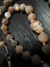 Load image into Gallery viewer, Peach Pearl Skull Necklace