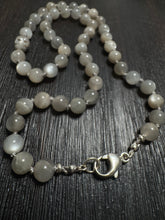 Load image into Gallery viewer, Gray Pearl Skull Necklace