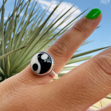 Load image into Gallery viewer, Yin Yang Ring