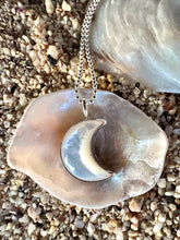Load image into Gallery viewer, Pearl Moon Necklace