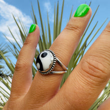 Load image into Gallery viewer, Yin Yang Ring