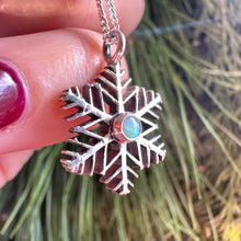 Load image into Gallery viewer, Snowflake Necklace