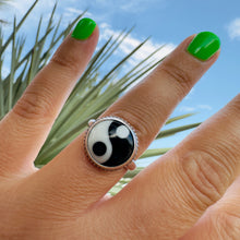 Load image into Gallery viewer, Yin Yang Ring