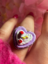 Load image into Gallery viewer, Heart Cake Ring