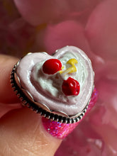 Load image into Gallery viewer, Heart Cake Ring