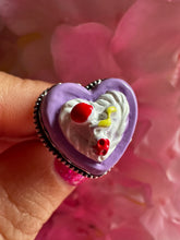 Load image into Gallery viewer, Heart Cake Ring